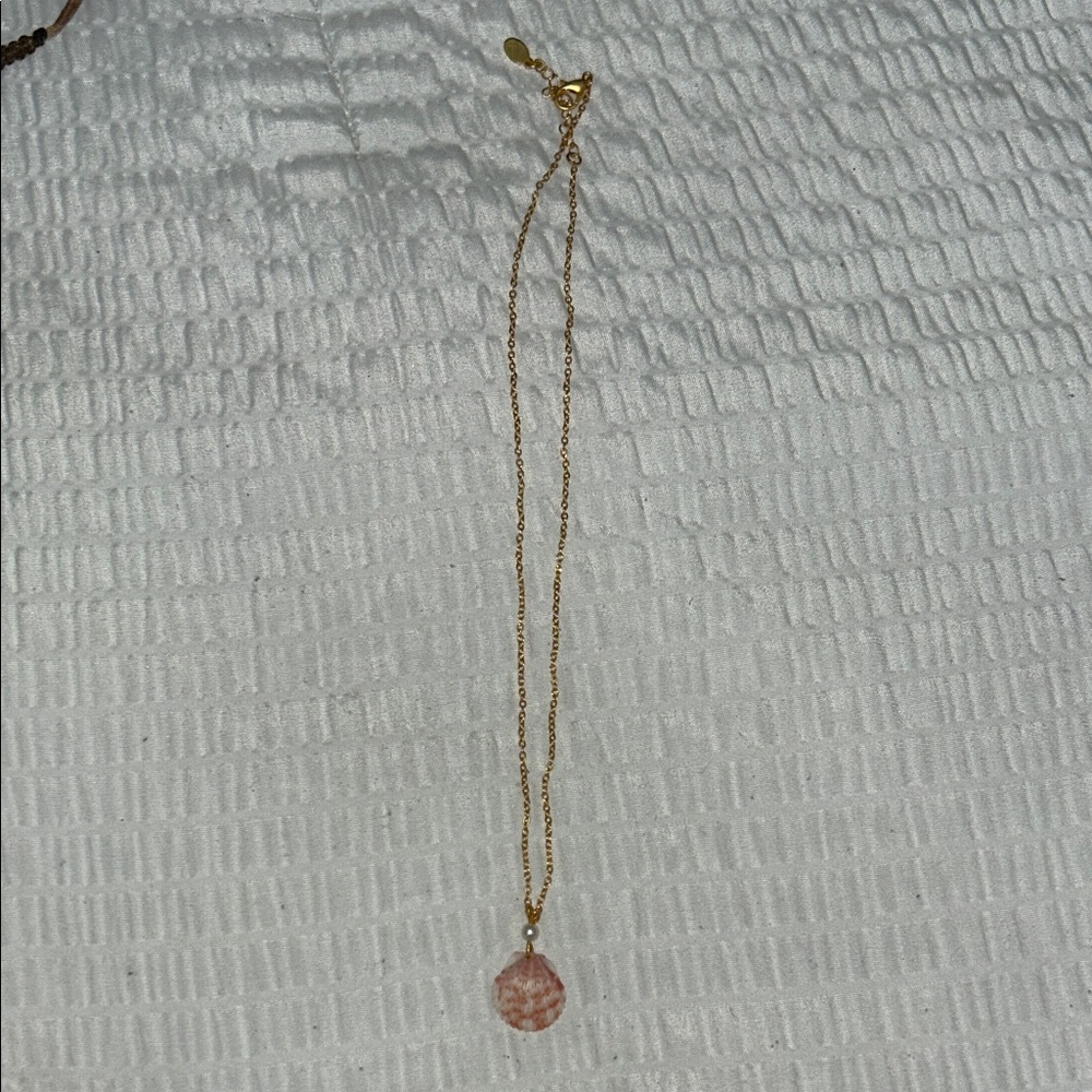 Elegant Gold and Pink Shell Necklace